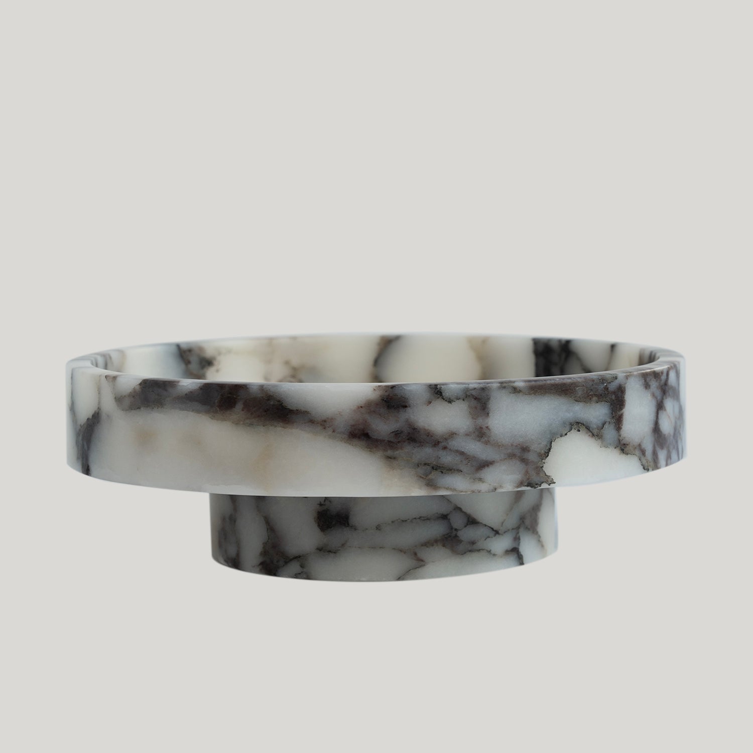 Calacatta marble fruit bowl with soft white veining