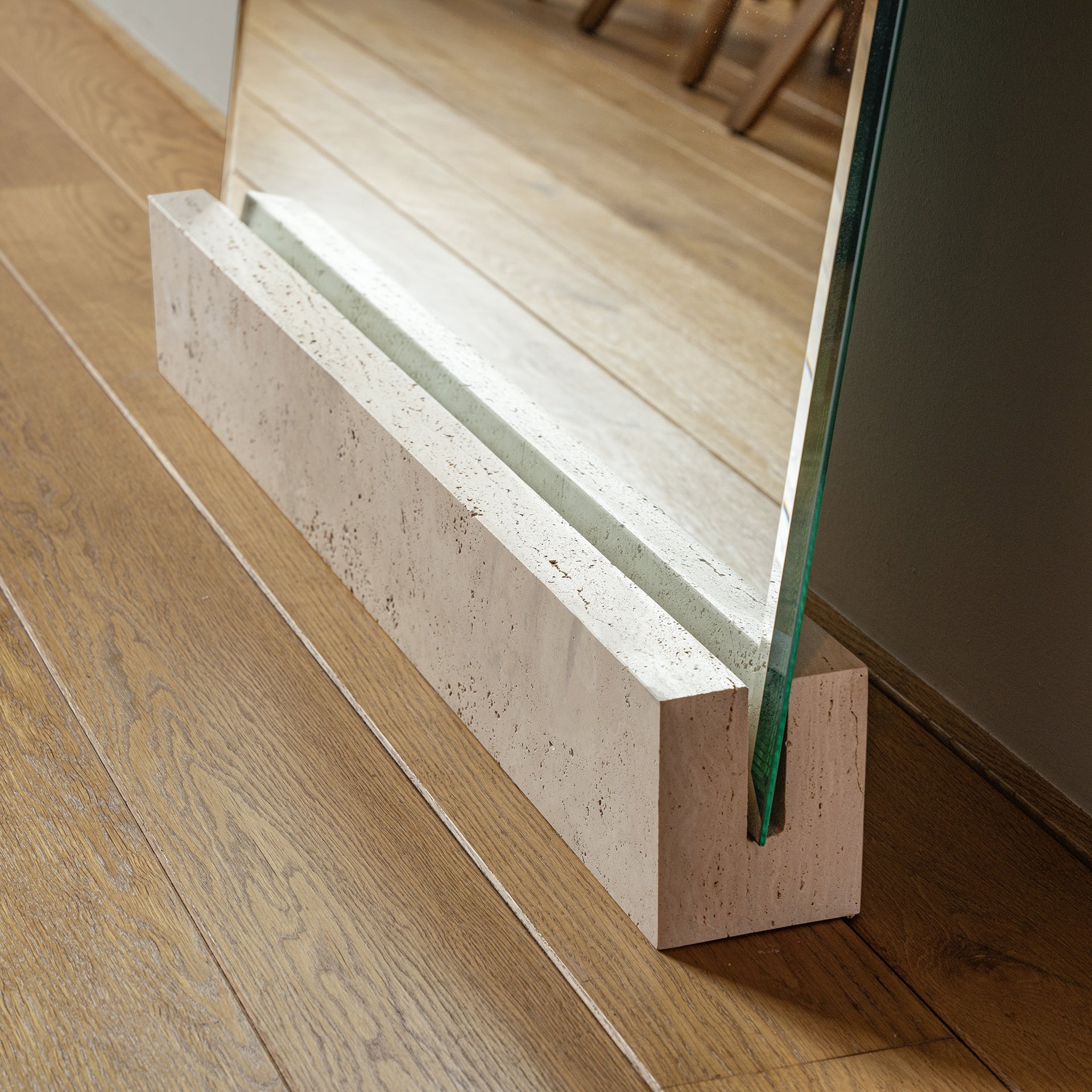 TRAVERTINE MIRROR STAND