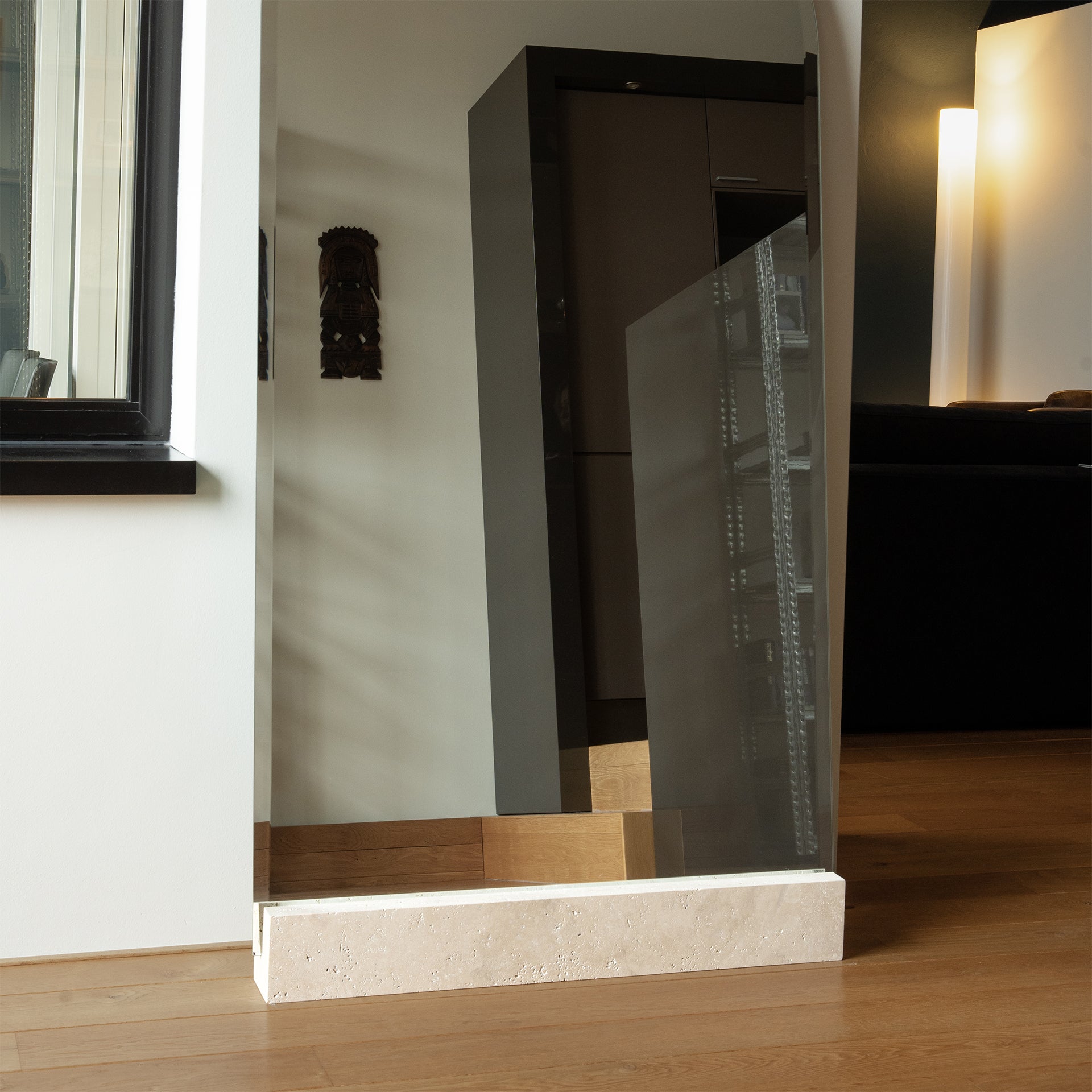 TRAVERTINE MIRROR STAND