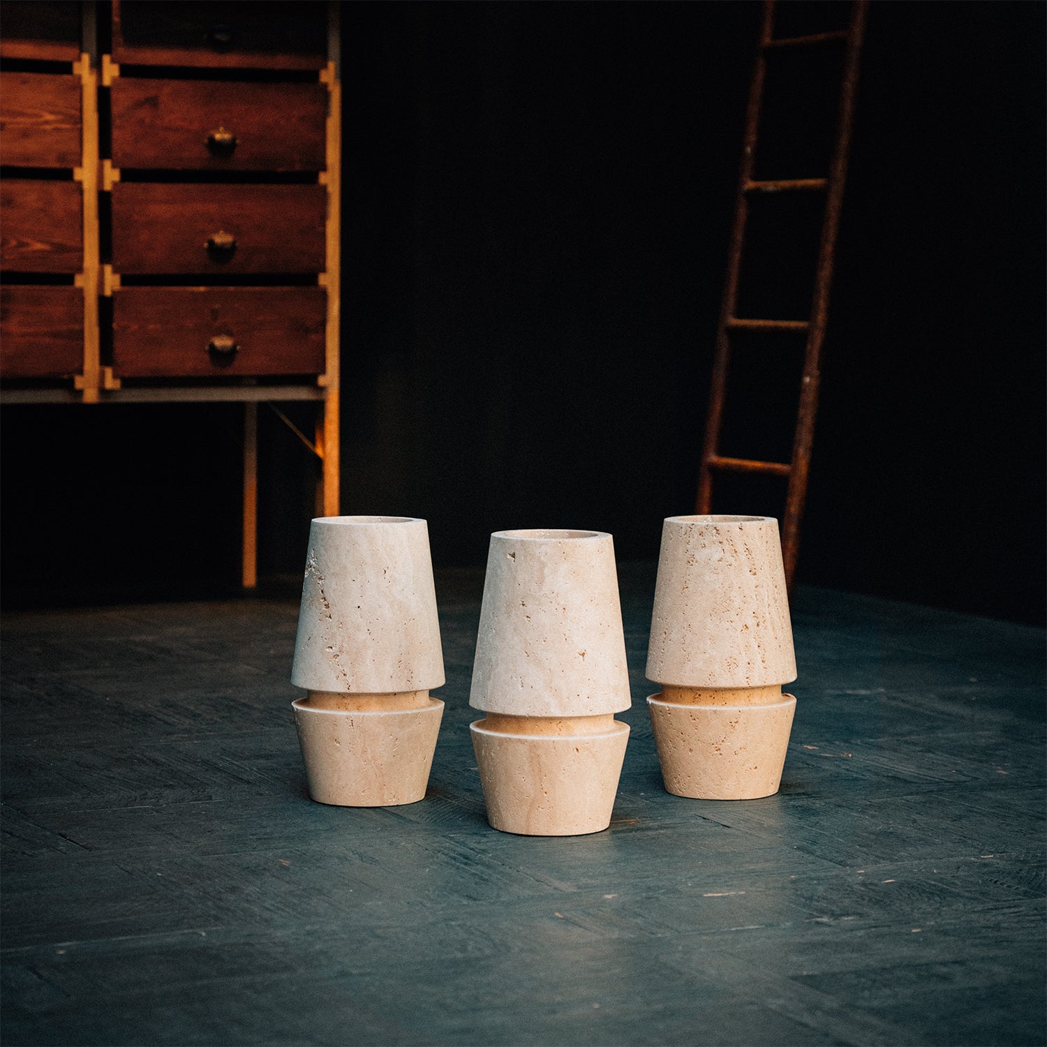 TRAVERTINE VASE 'MOTTO'