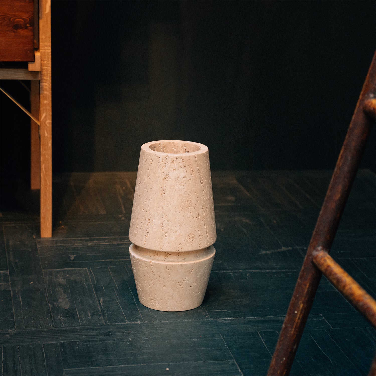 TRAVERTINE VASE 'MOTTO'