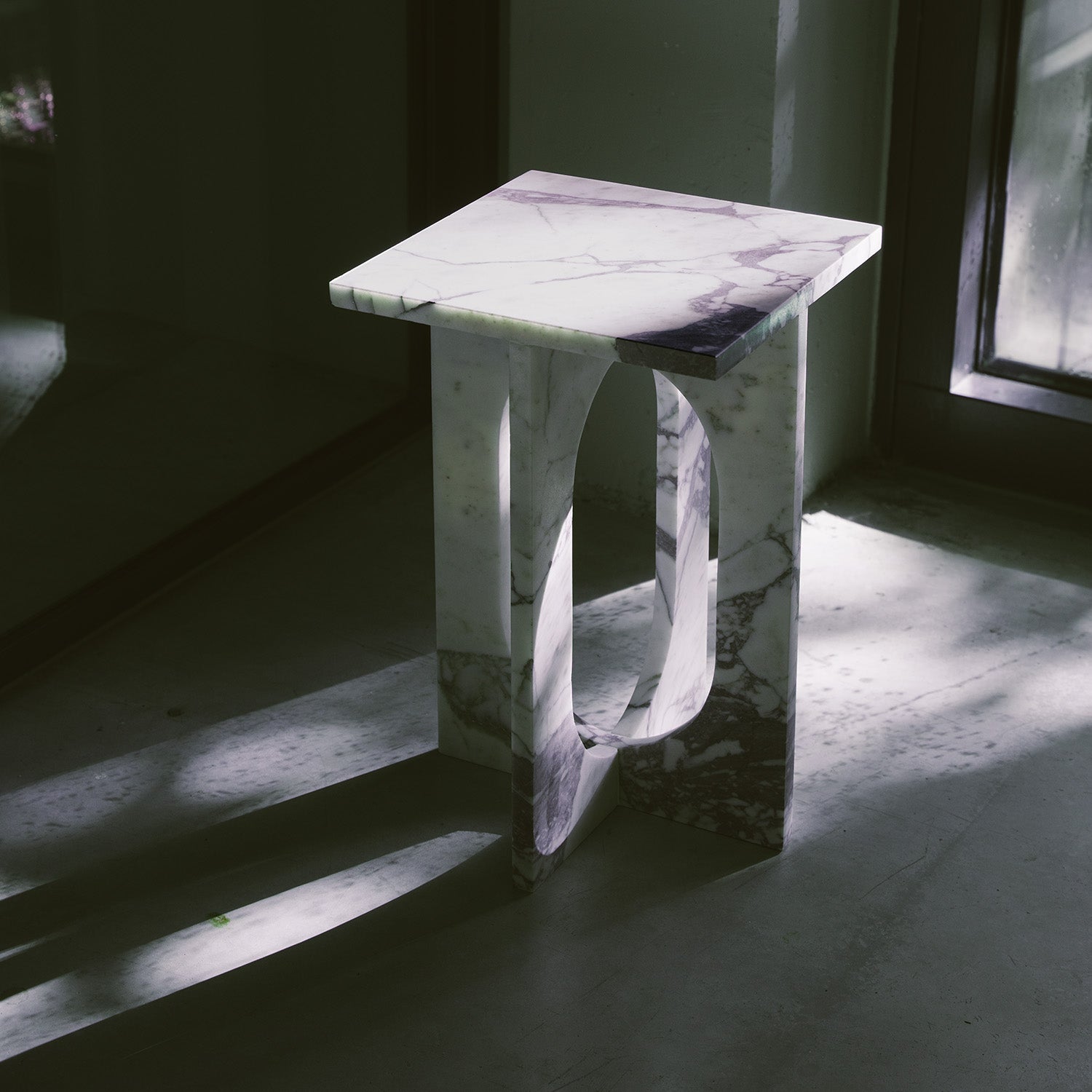 'BOND' SIDE TABLE - CALACATTA MARBLE