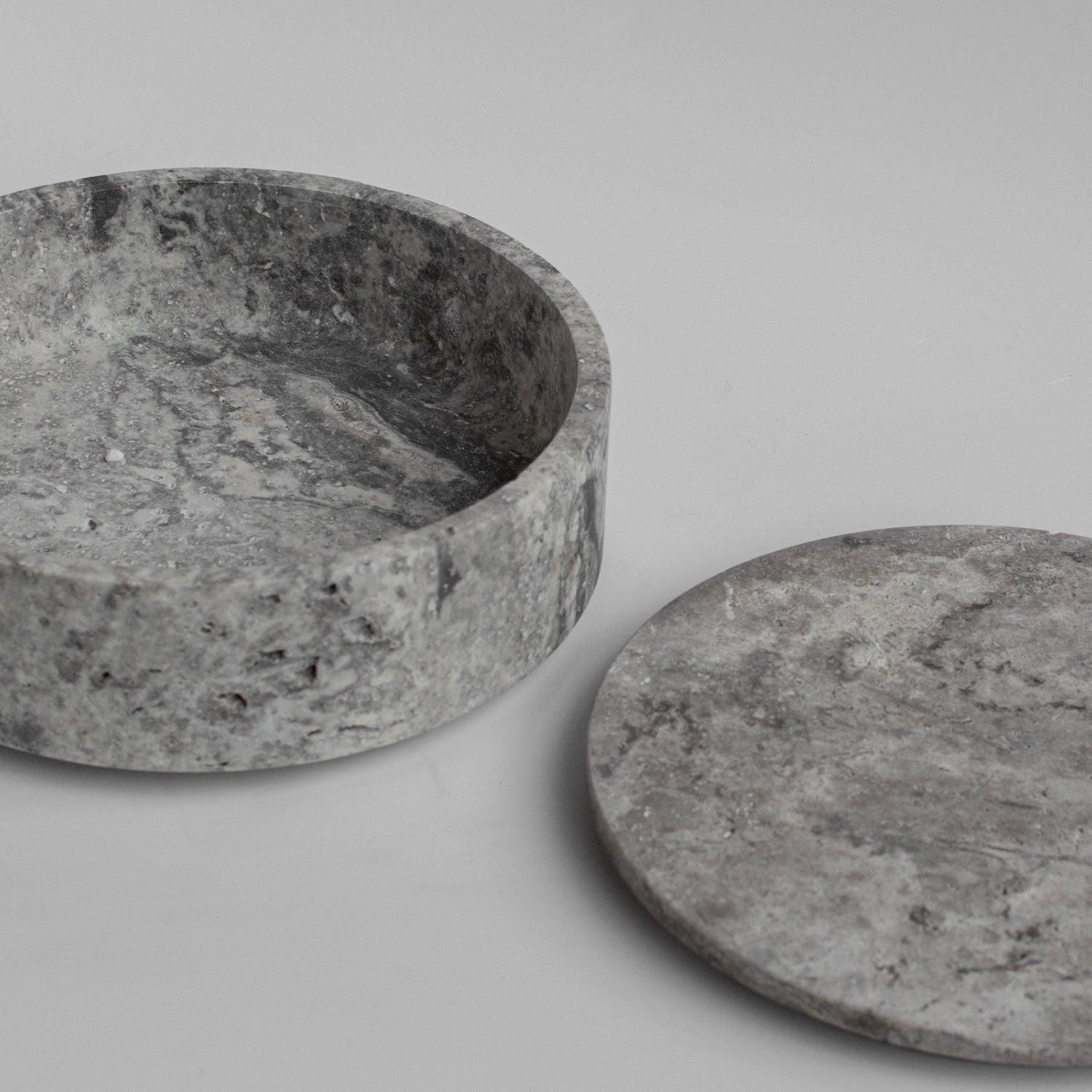 SILVER TRAVERTINE CYLINDER BOWL WITH LID