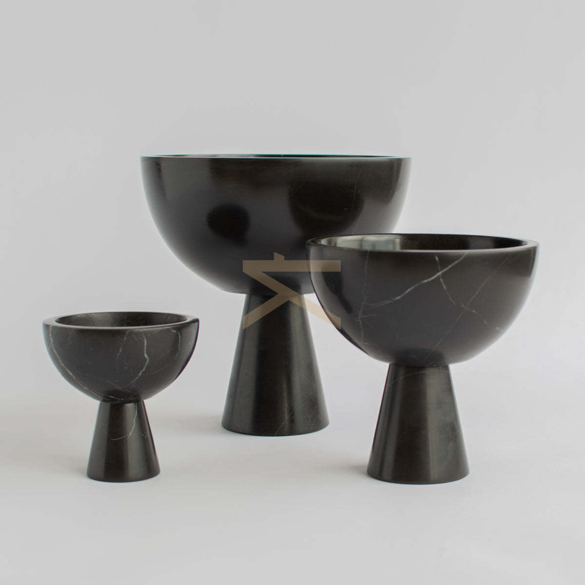 BLACK MARBLE PEDESTAL BOWL LARGE | no vein