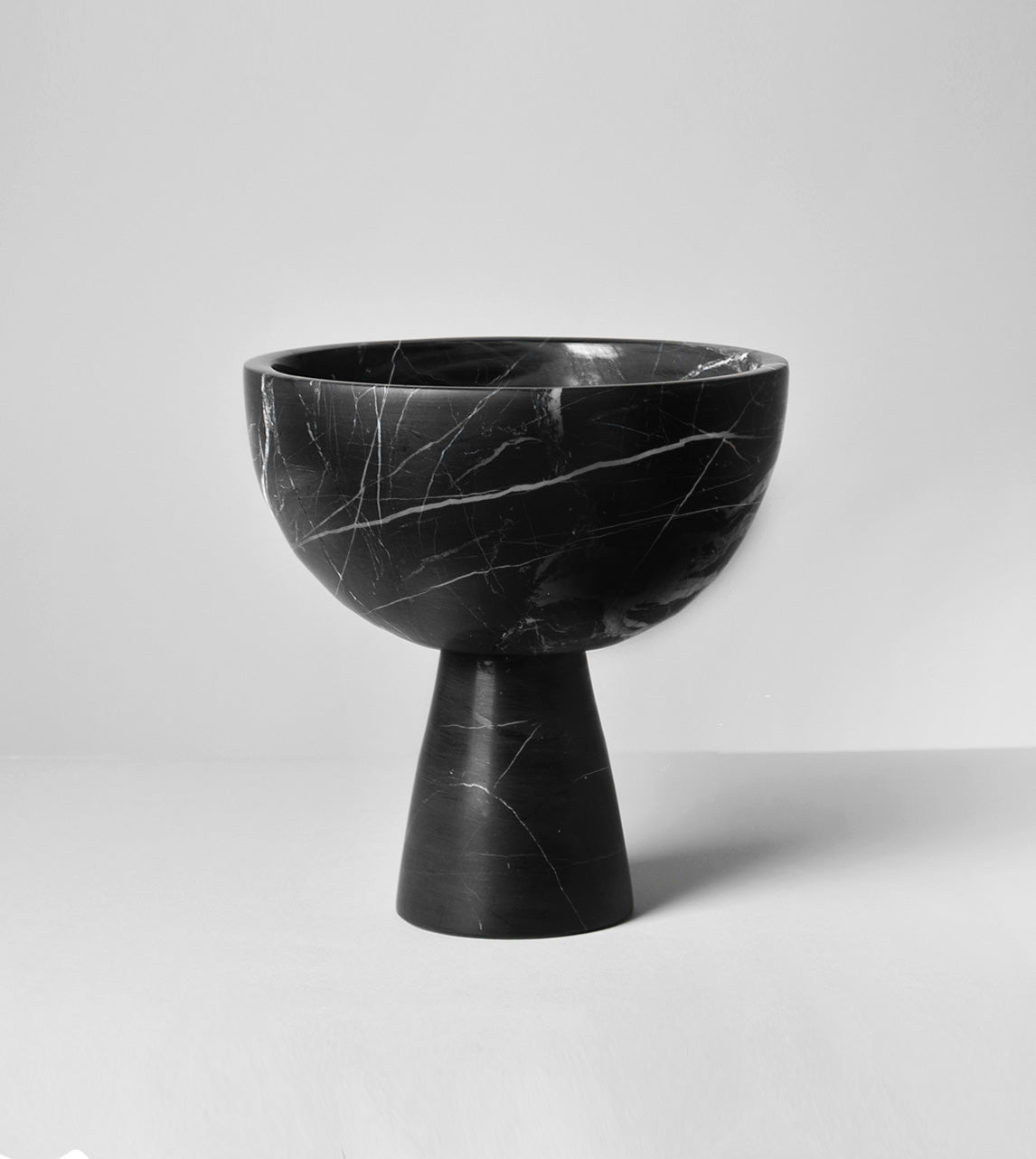 BLACK MARBLE PEDESTAL BOWL MEDIUM - [Kiwano_Concept]