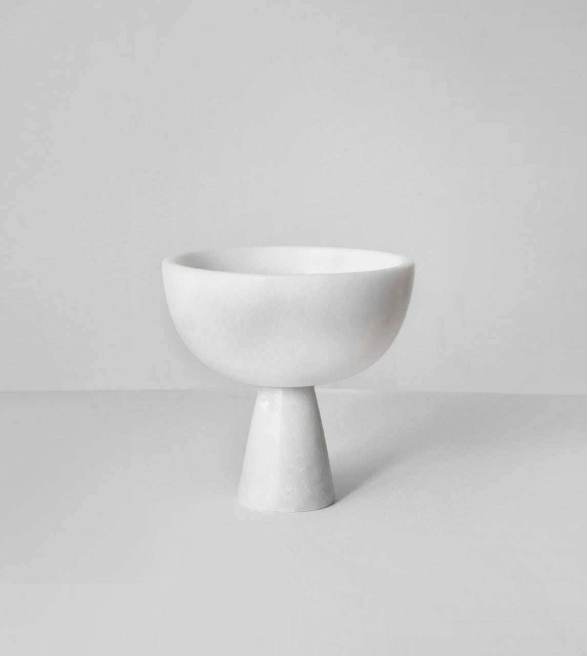 WHITE MARBLE PEDESTAL BOWL SMALL - [Kiwano_Concept]