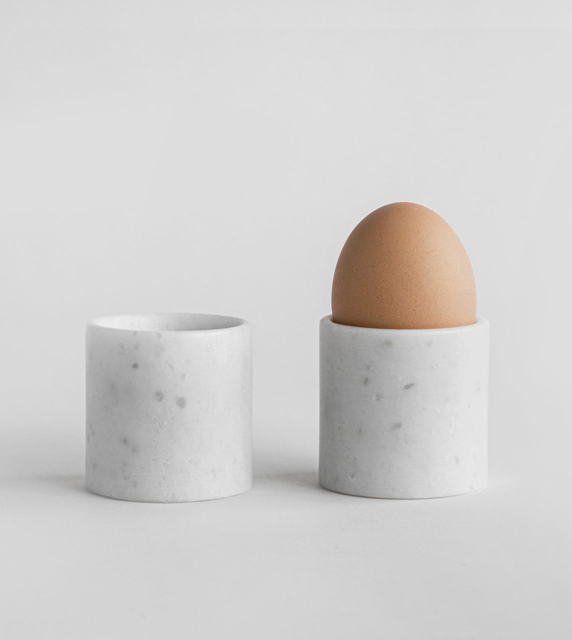 WHITE MARBLE EGG CUP SET - [Kiwano_Concept]