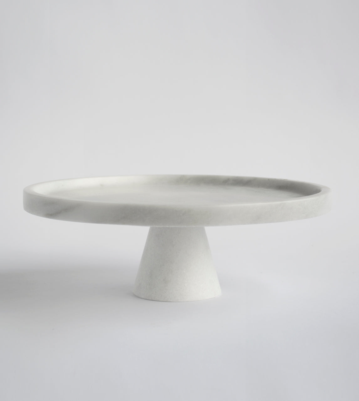 WHITE MARBLE CAKE STAND - [Kiwano_Concept]