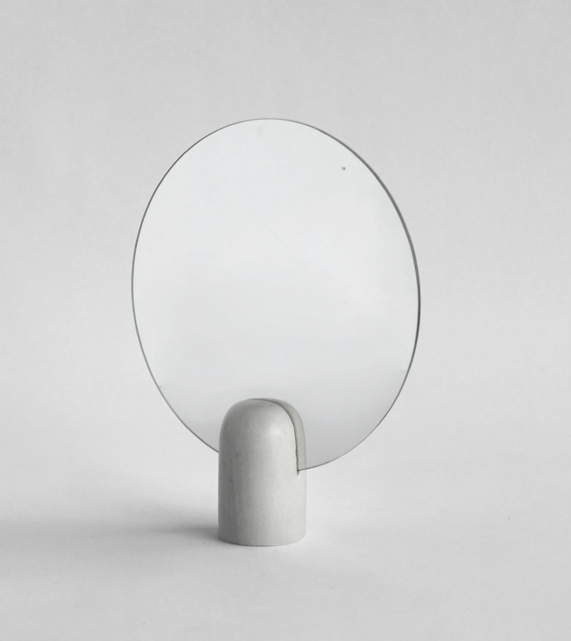 WHITE MARBLE MIRROR STAND - [Kiwano_Concept]