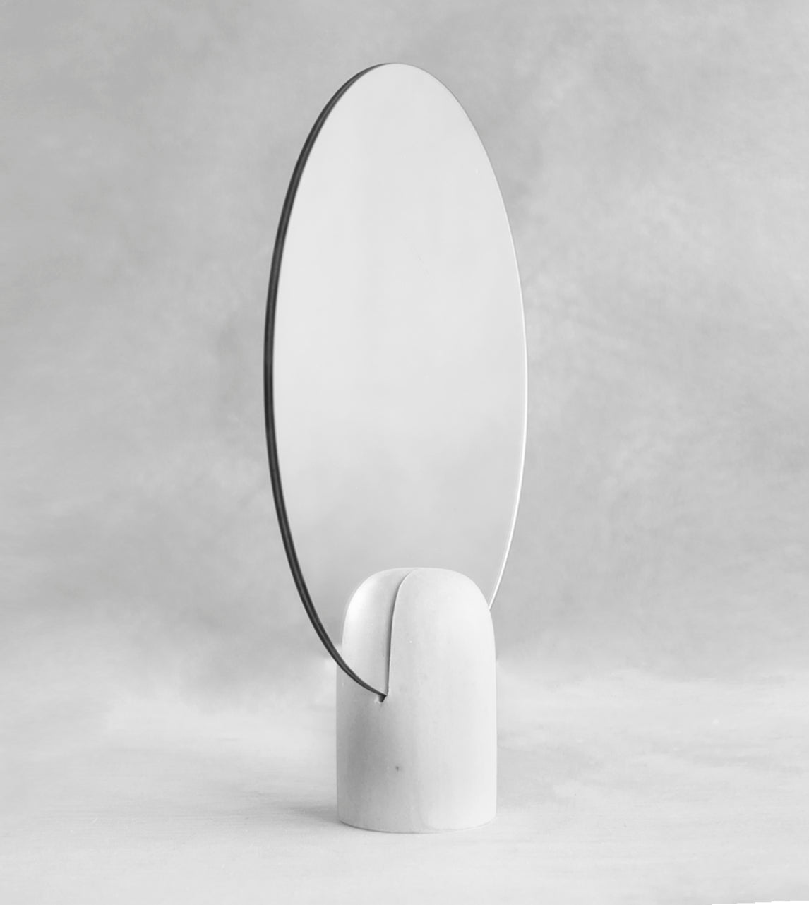 WHITE MARBLE MIRROR STAND - [Kiwano_Concept]